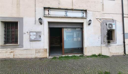 **Locale Commerciale in Vendita a Civita Castellana**  